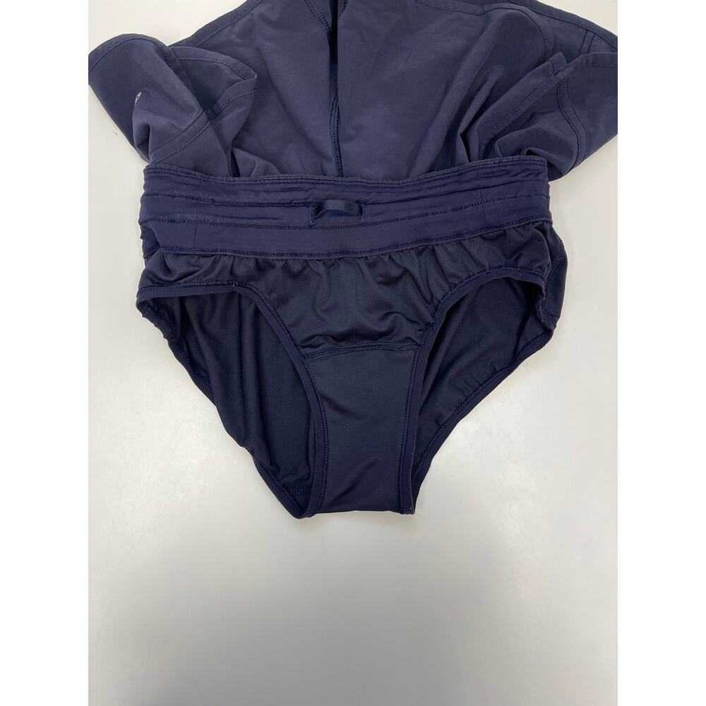 Lululemon Tracker Running Short V 4"
Lined Lightweight Pockets Navy Size 6 - Picture 7 of 10